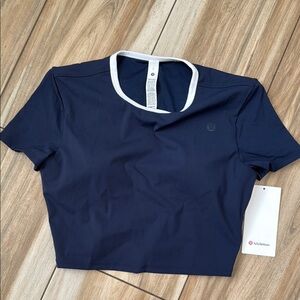 lululemon athletica Tight Fit Shelf Bra Club Blue Cropped Tee